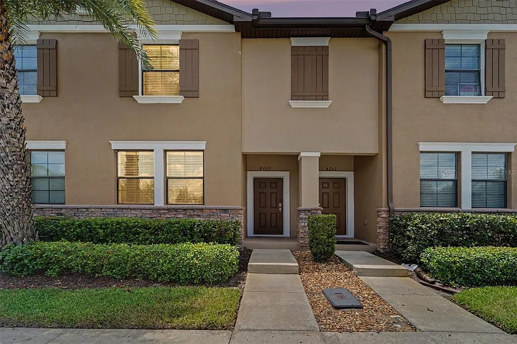 3 bed, 2.5 bath, 1777 sqft, $2,400 — Photo 1