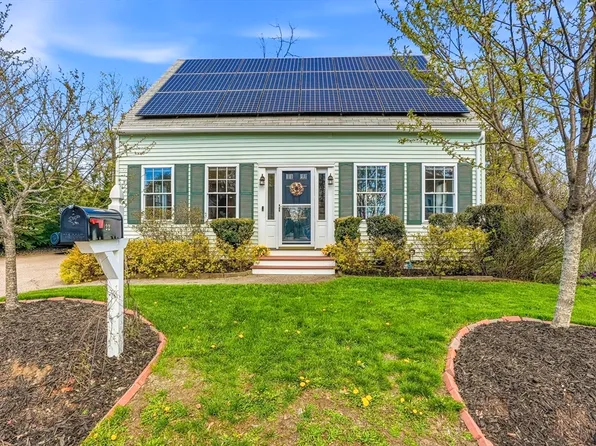 22 South St, Medfield, MA 02052