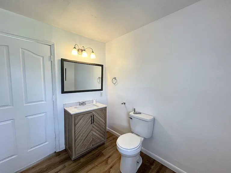481 McQuade Cir — Photo 6