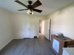 12008 W Farmington Rd, Hanna City, IL 61536