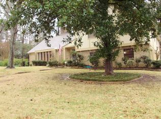 792 Country Pl, Longview, TX 75605