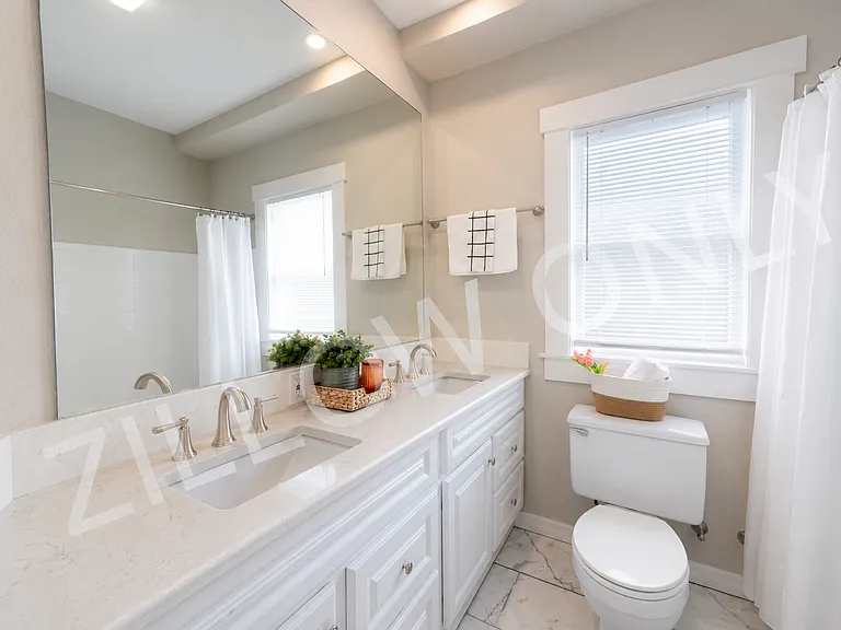 315 E Ford St — Photo 15