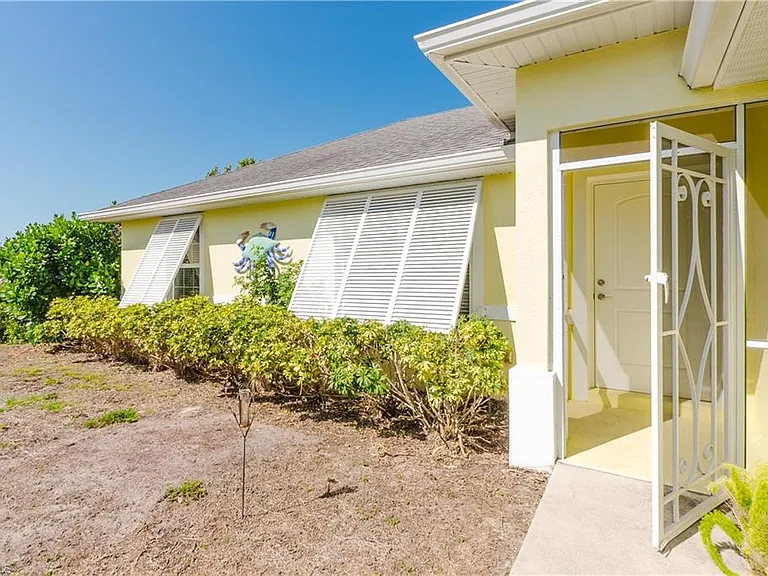 11693 Oakland Dr — Photo 2