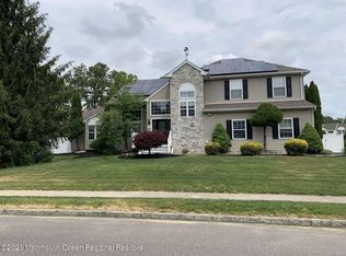 10 Ridgeview Dr, Manchester Township, NJ 08759