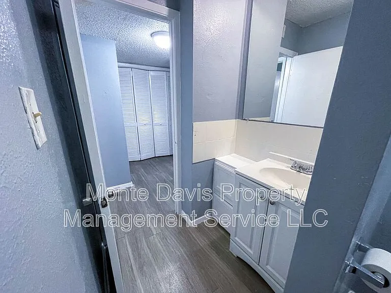 8907 Parkfield Dr #204 — Photo 23