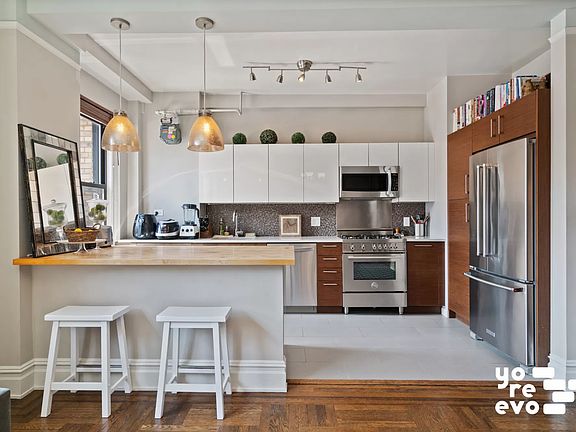3rd image of 215 W 92nd St APT 11F