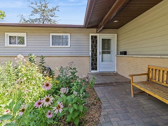3rd image of 241 Diamond Head Dr