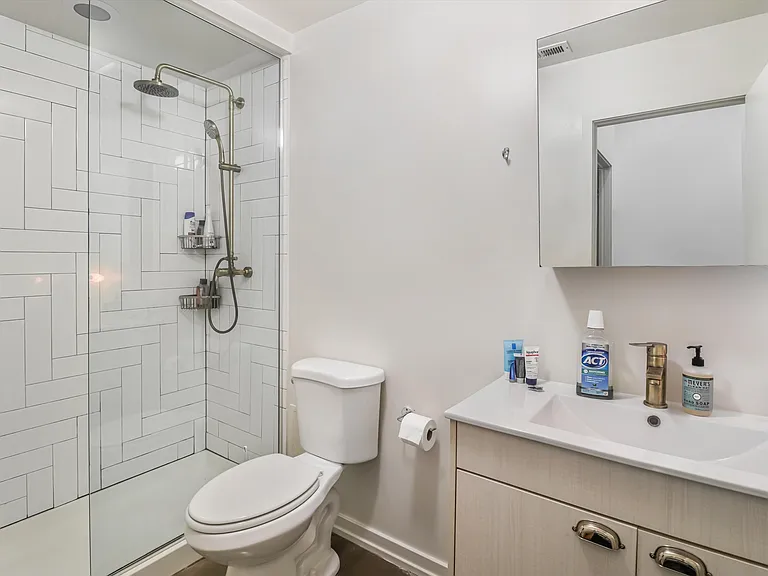 1422 N Milwaukee Ave #303 — Photo 6