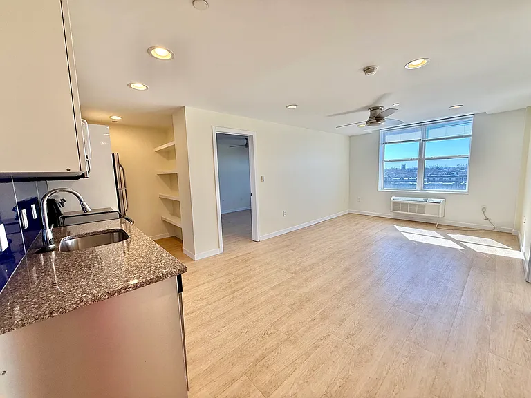 249 S 49th St #8O6 — Photo 2