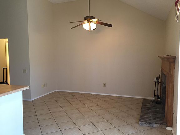 3rd image of 604 Nightshade Dr