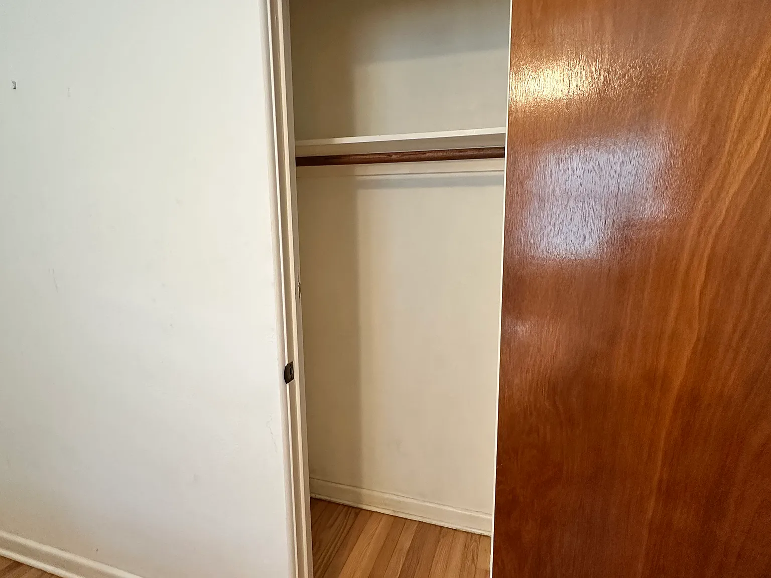 2879 Naples Dr — Photo 4
