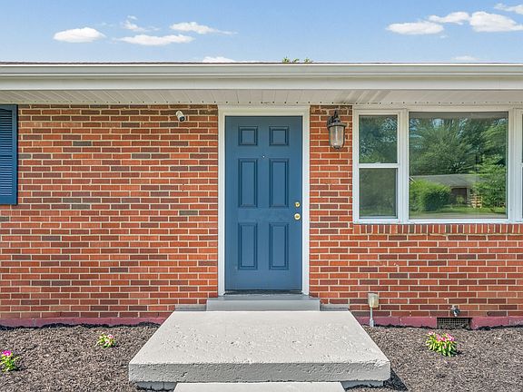 4th image of 19 Gino Dr