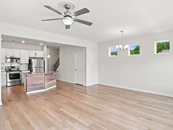 5th image of 2610 Sherman Way