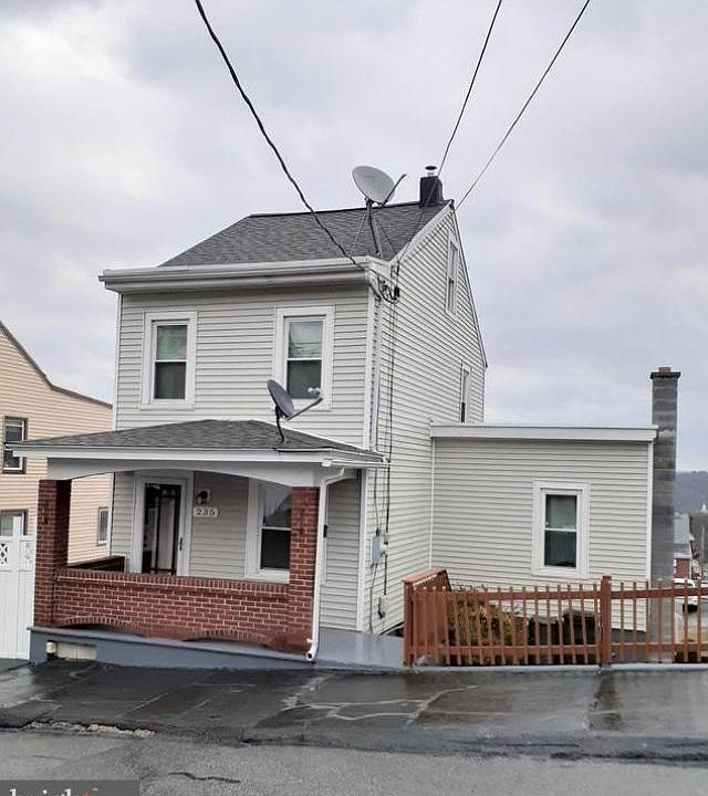 2nd image of 235 Broad St