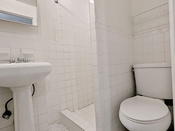 4th image of 323A E 89th St #2B