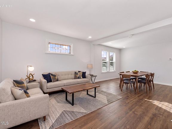 3rd image of 2618 Hendricks Street