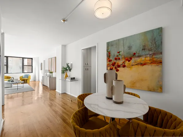 130 East 18th Street image 2 of 10