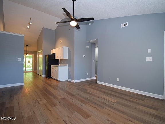 2nd image of 3310 Parkway Ct #B
