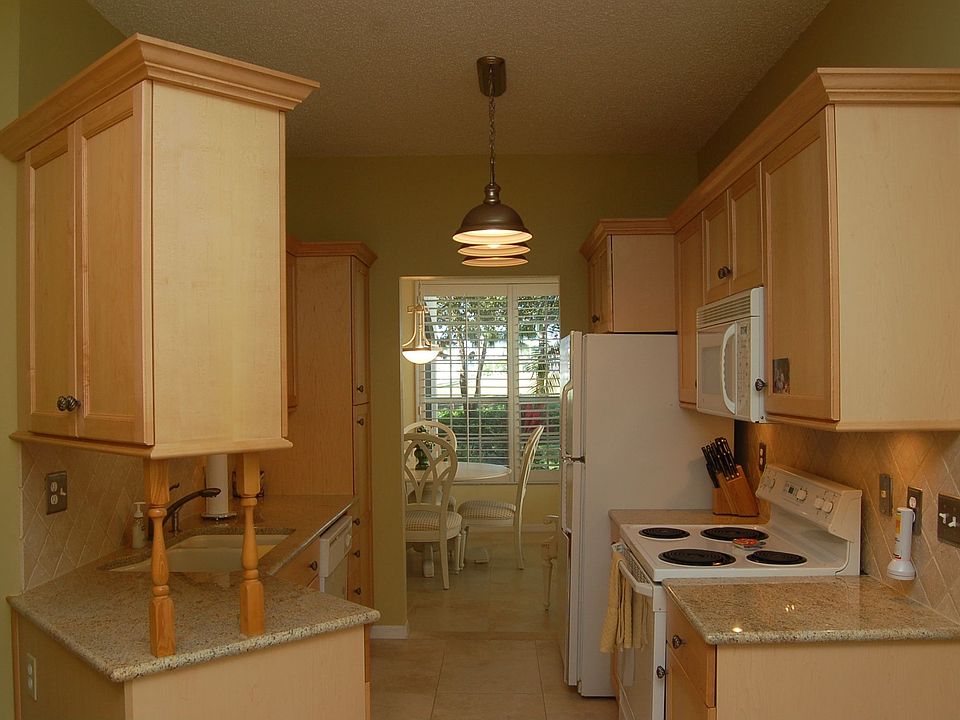 2nd image of 89 Silver Oaks Cir APT 5104