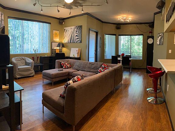 5th image of 5401 E Van Buren St Unit 3025