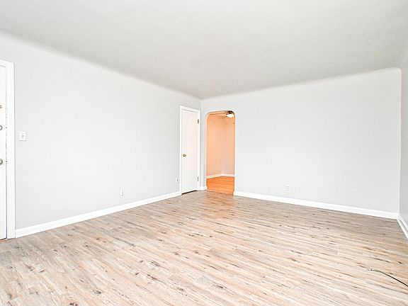 5th image of 5541 Montgomery Rd APT 3
