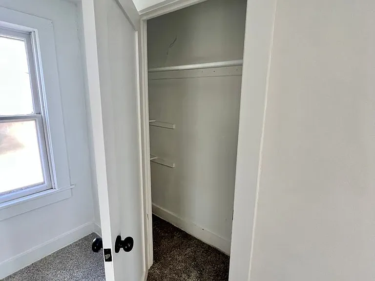 416 Henry St — Photo 30