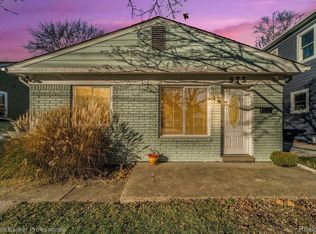 973 E Forteen Mile Rd, Birmingham, MI 48009