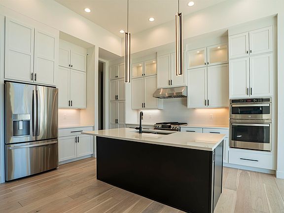 5th image of 754 E Sawgrass Trl