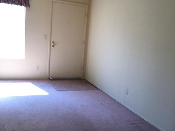 4th image of 3854 46th St APT 2
