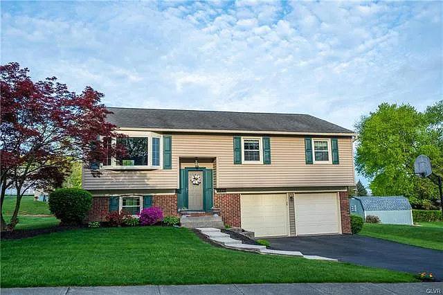 320 Chestnut St photo 1