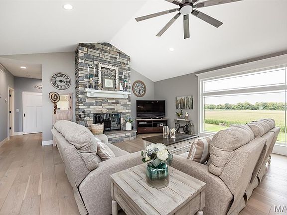 2nd image of 3450 Arbor View Ct