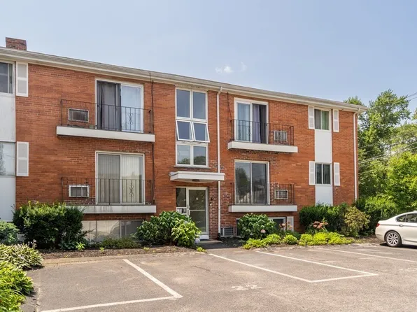 3 Endicott St APT 4, Norwood, MA 02062