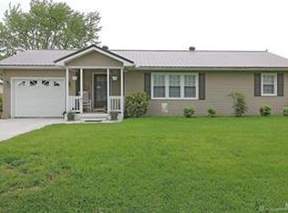 611 W Davidson Cir, Chaffee, MO 63740