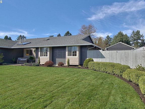 3rd image of 1647 NE 51st Ave
