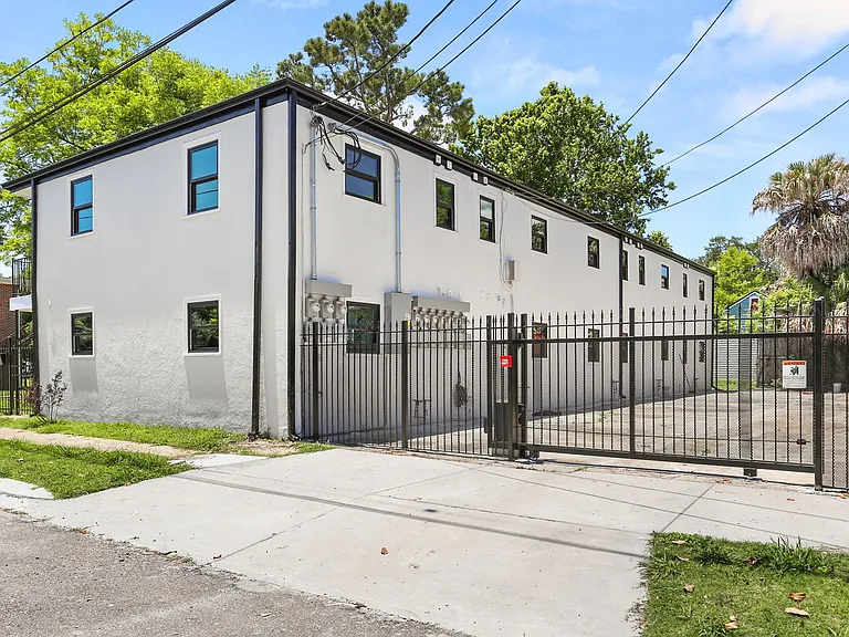 4421 Burgundy St #103 — Photo 9