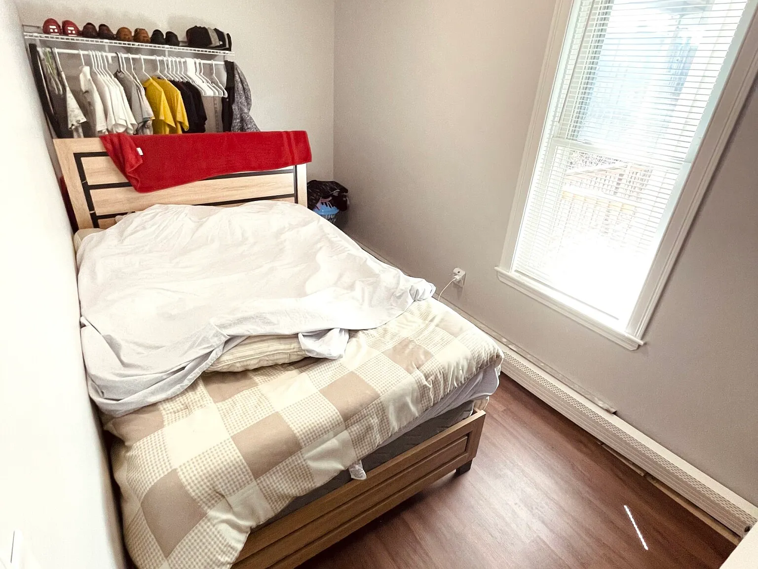 3 bed, 950 sqft, $2,800 — Photo 3