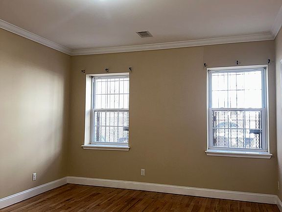 5th image of 272 Saint Pauls Ave Floor 1