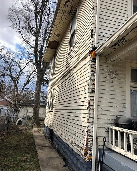 2nd image of 3142 Graceland Ave