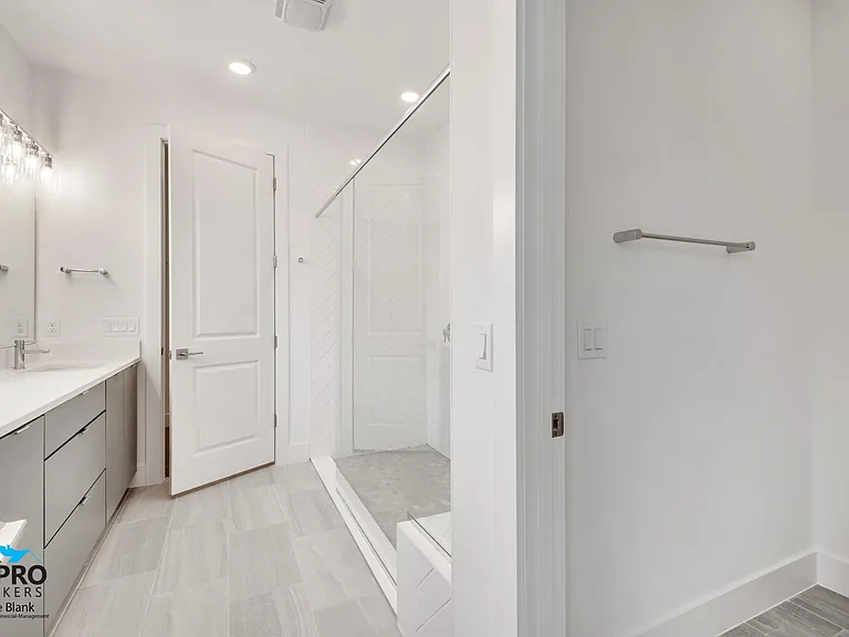 2956 Scout St — Photo 15