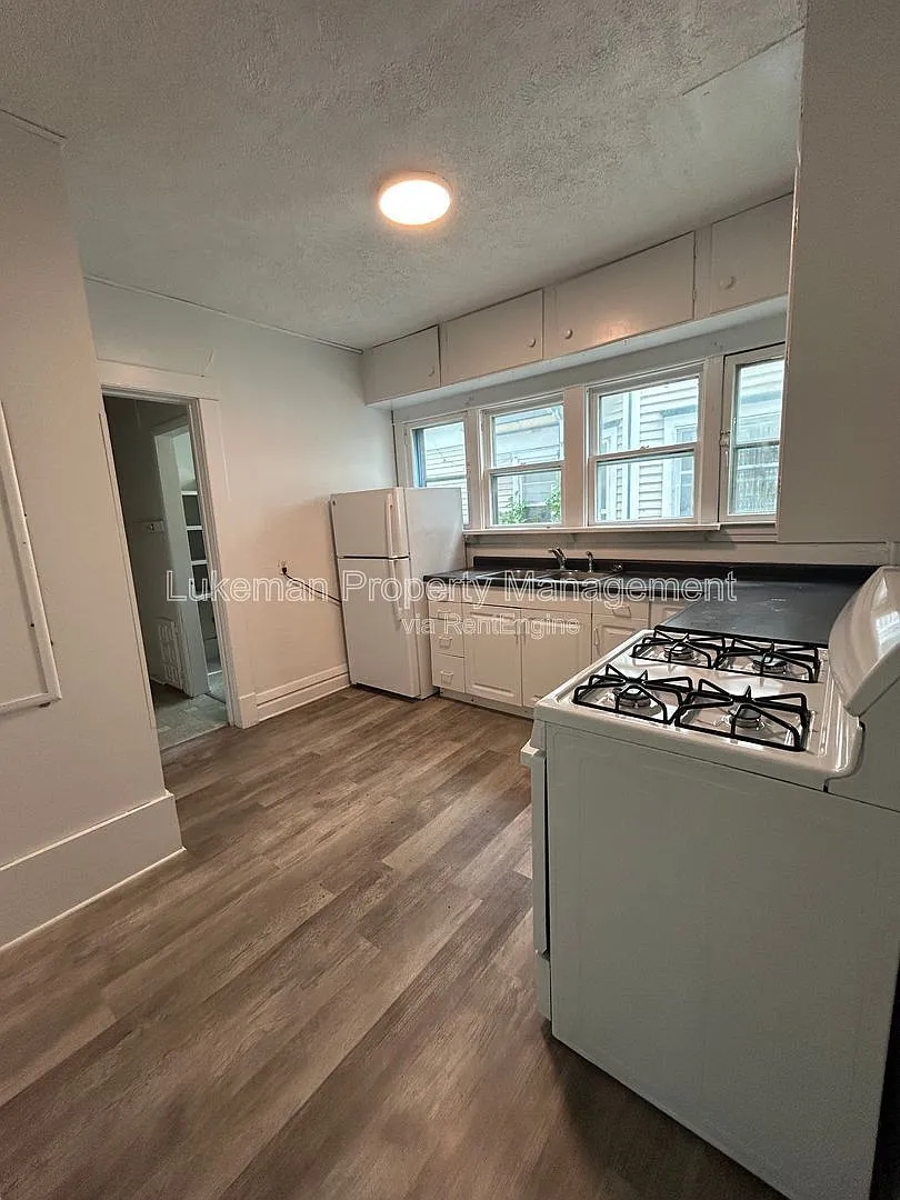 Studio, 1.0 bath, 450 sqft, $785 — Photo 1