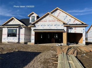 11037 Westport Dr, West Des Moines, IA 50266