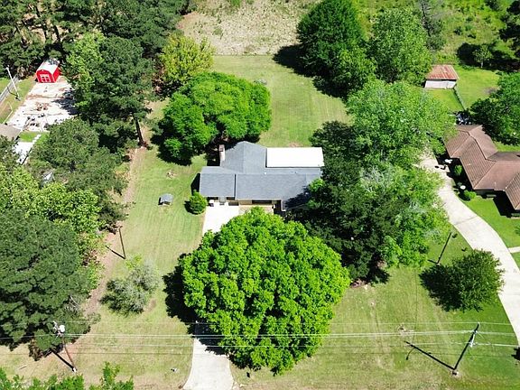 4th image of 260 Frankies Ln