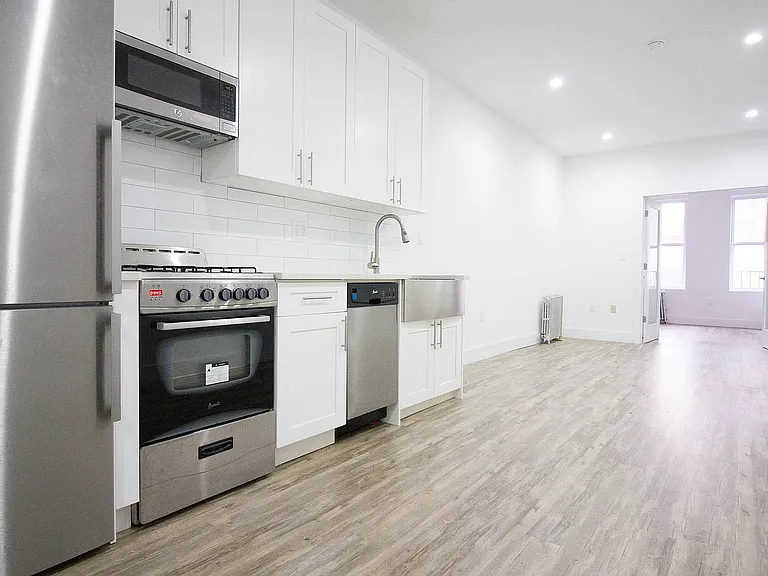 138 Saint Nicholas Ave #3R — Photo 1