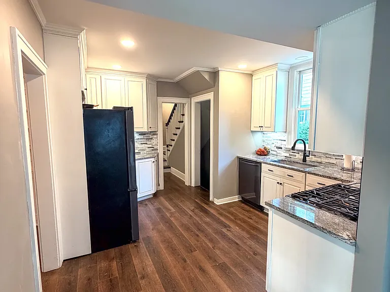 1320 W North St — Photo 16