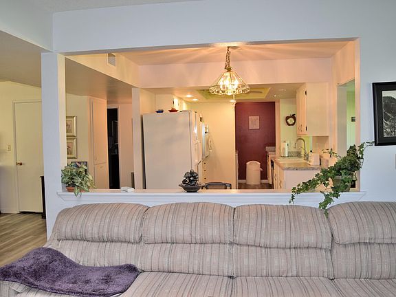 4th image of 10419 W Saratoga Cir