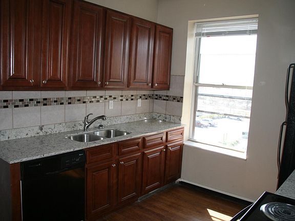 5th image of 5662 Waterman Blvd APT 2