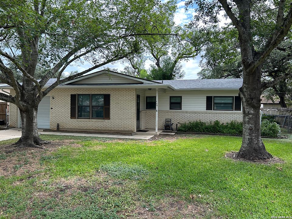 1st image of 134 ROSEWOOD DR