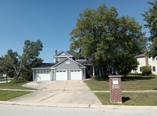 570 Rutgers Ln, Elk Grove Village, IL 60007