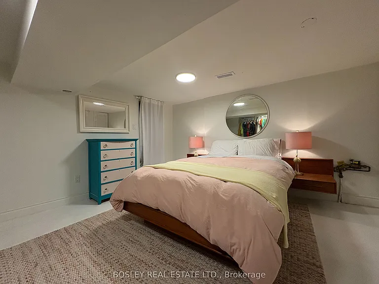111 Carlaw Ave — Photo 15