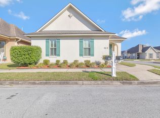 123 Pettigrove Dr, Youngsville, LA 70592